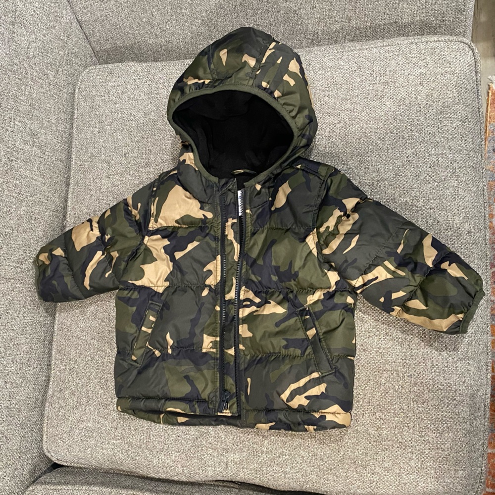 Camouflage puffer coat Lined with fleece - 12-18 months